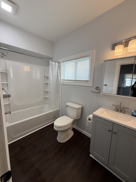 Newly renovated bathroom! - 1473 Montgomery Ave