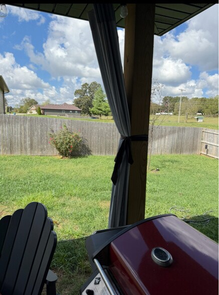 Building Photo - 1469 N Lyon Ave