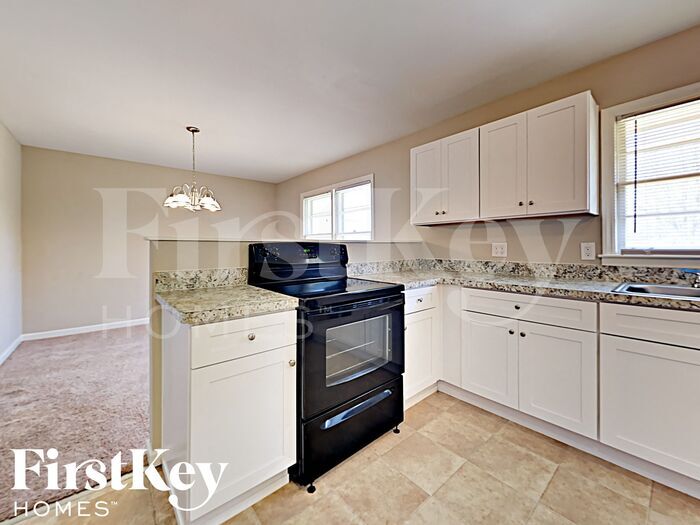 Building Photo - 2672 Lilac Dr