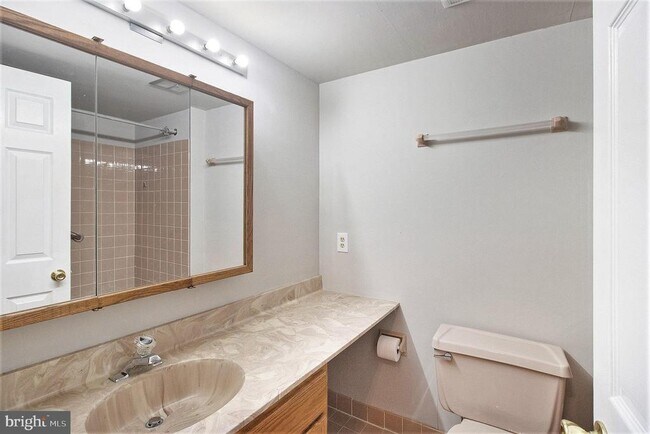 Building Photo - 1807 Mountainview Dr