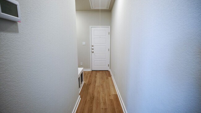 Building Photo - Stunning 3x2 Luxury Duplex in Buda, TX!