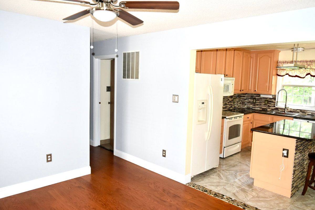 Building Photo - 6411 E Gate Dr