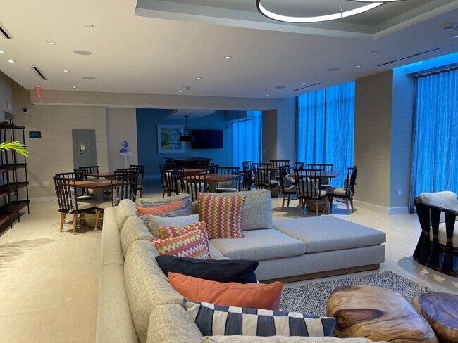 Building Photo - AZURE at Ala Moana - 1 Bed 1 Bath 1 Parking -Great location to Shopping & Restaurants