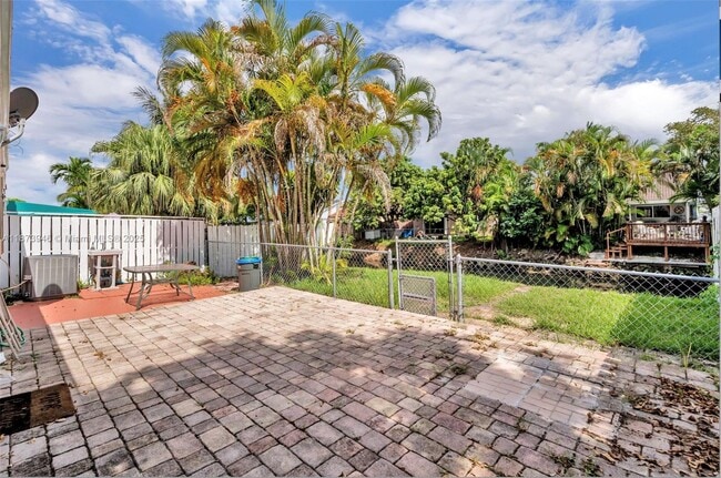 Building Photo - 6427 SW 132nd Ct Cir