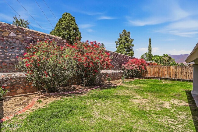 Building Photo - 7239 Desert Jewel Dr