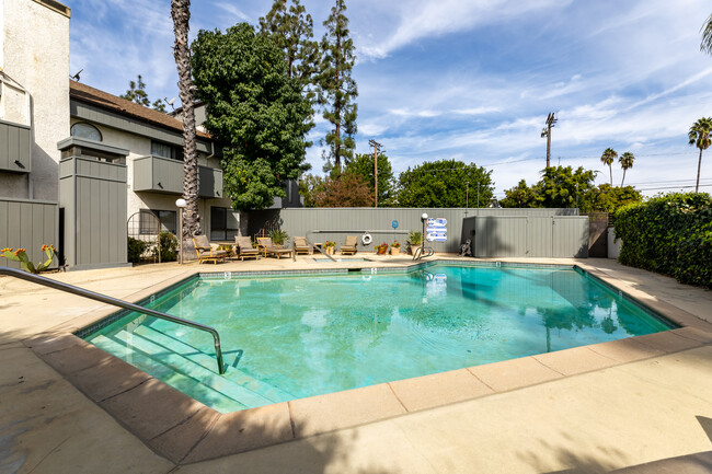 Community pool - 4958 Woodman Ave