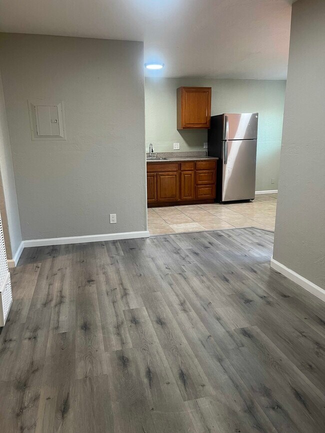 Building Photo - 2124 90th Ave