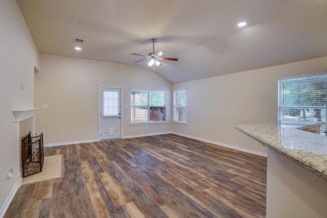 Building Photo - 4332 Hidden Park Dr