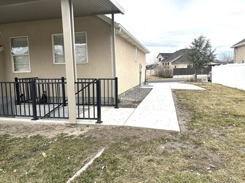 Building Photo - 13443 S Bridle Pk Cv