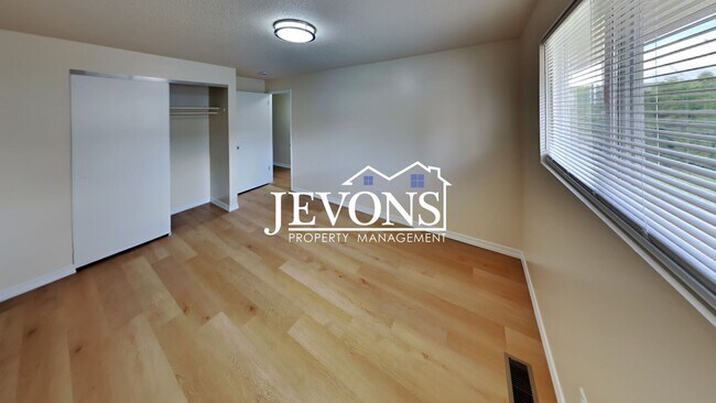 Building Photo - 404 S 81st Ave