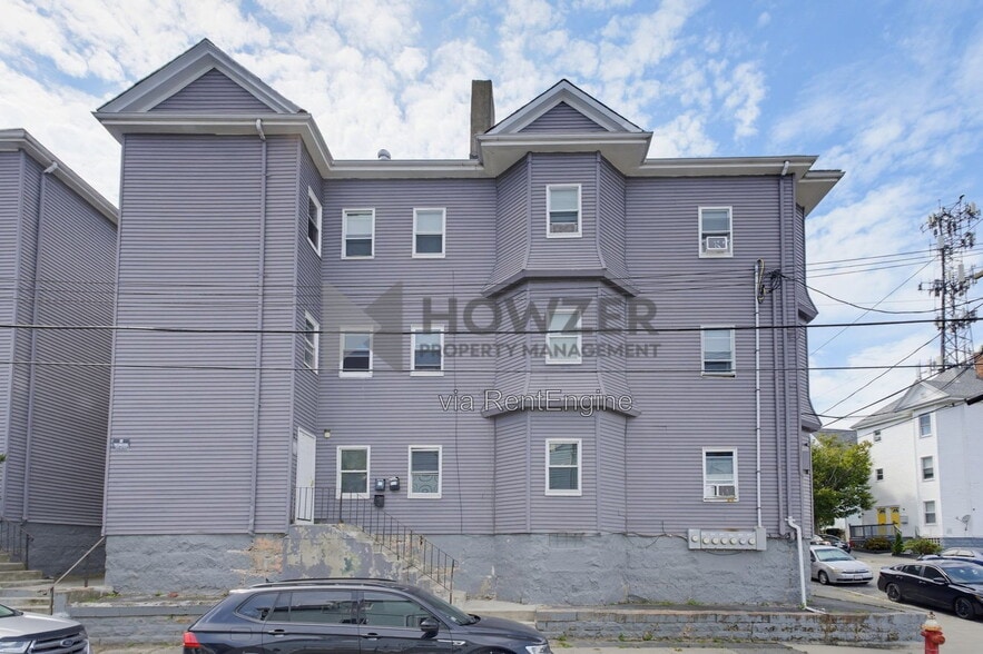 Building Photo - 106 Clark St