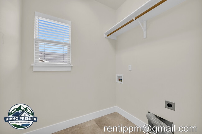 Building Photo - 11232 W Springgold Dr