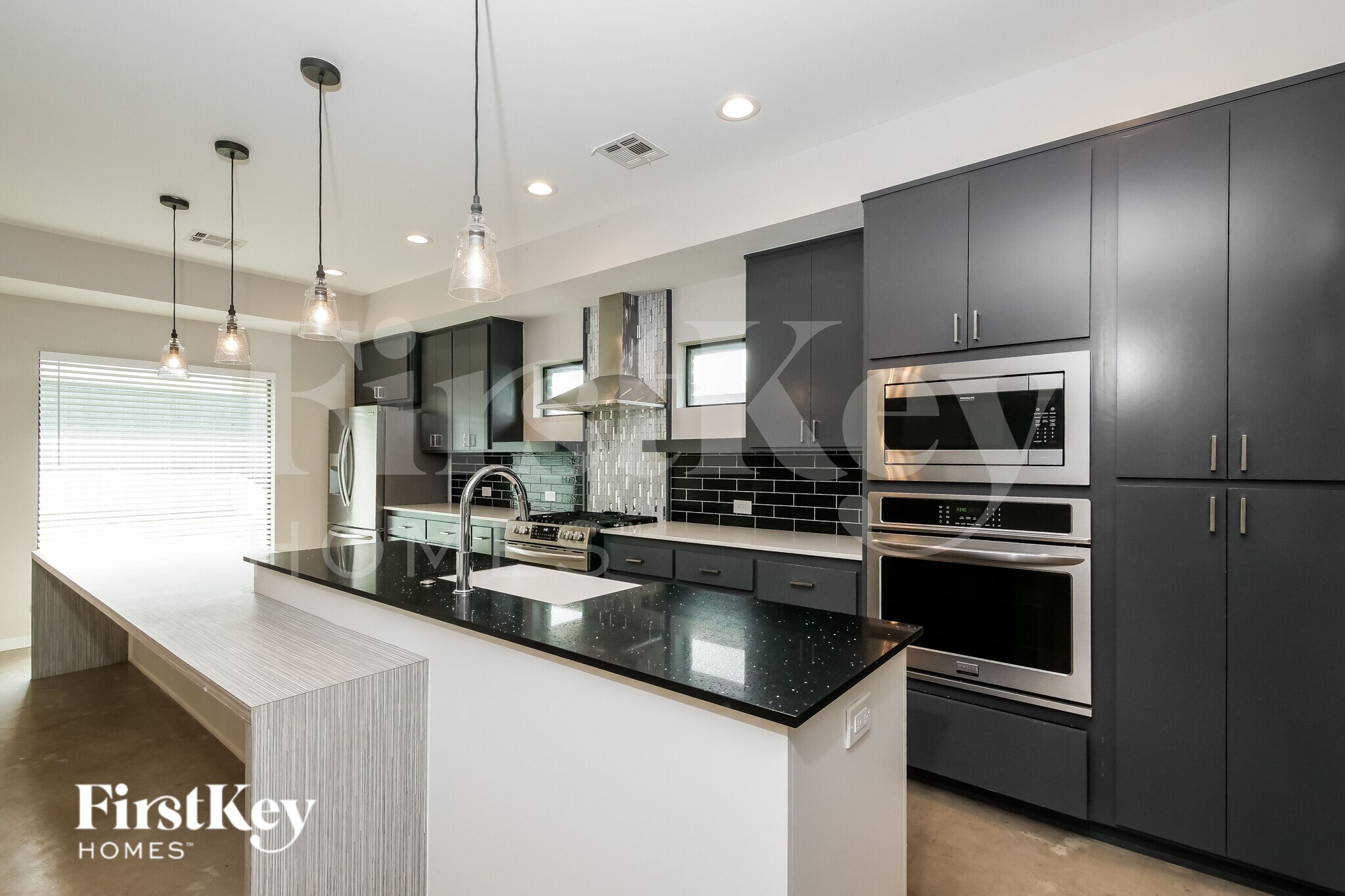 Building Photo - 15940 Aparados Wy