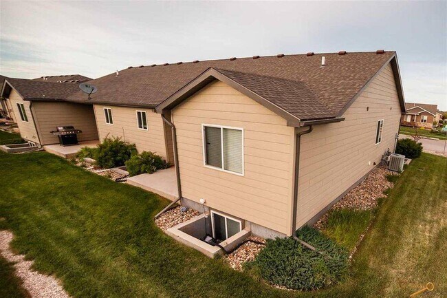 Building Photo - 6933 Cog Hill Ln