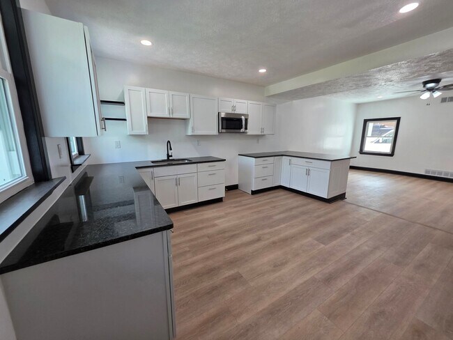 Building Photo - 1111 Freyburg St