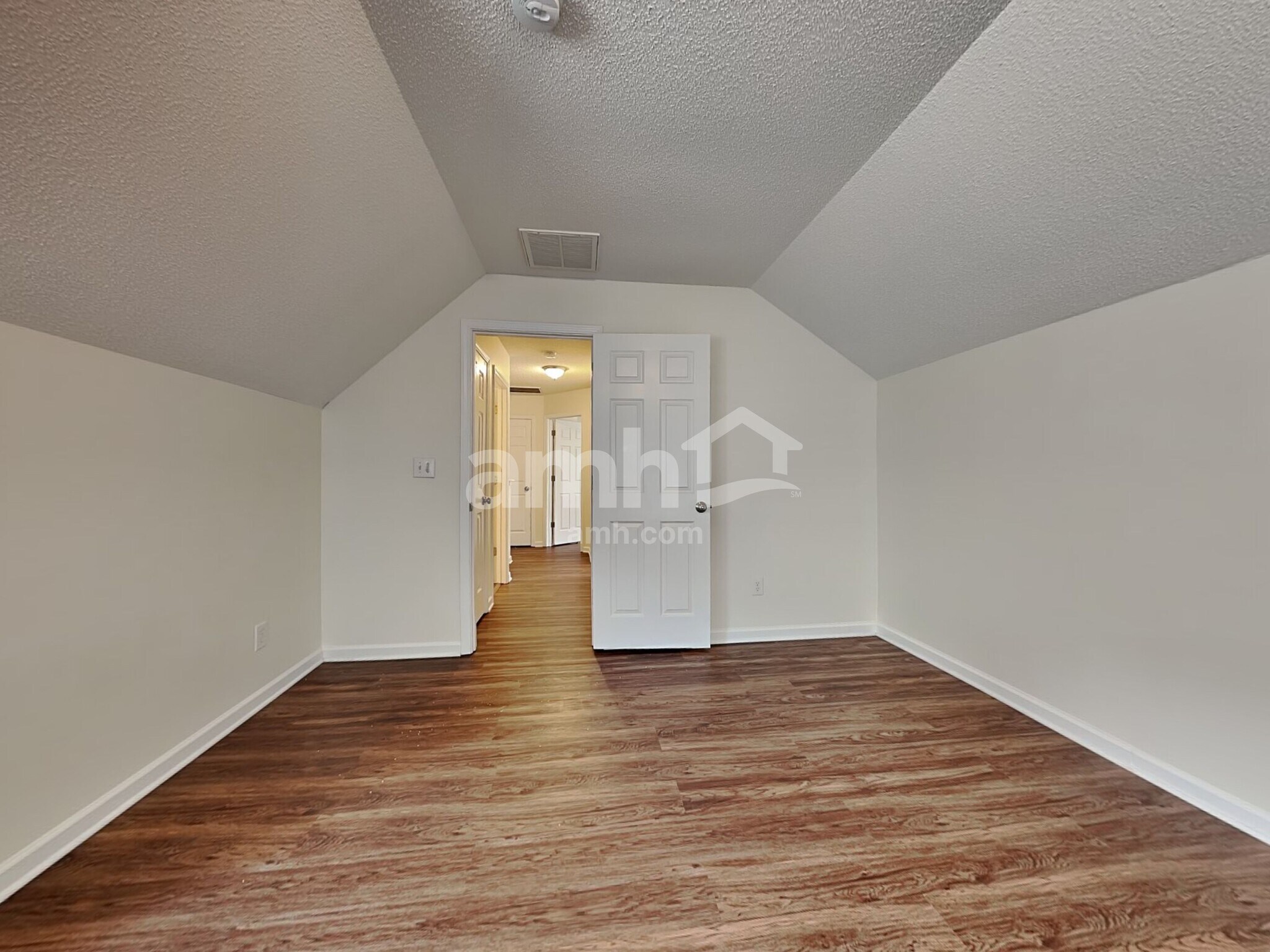 Building Photo - 6335 Dumont Ln