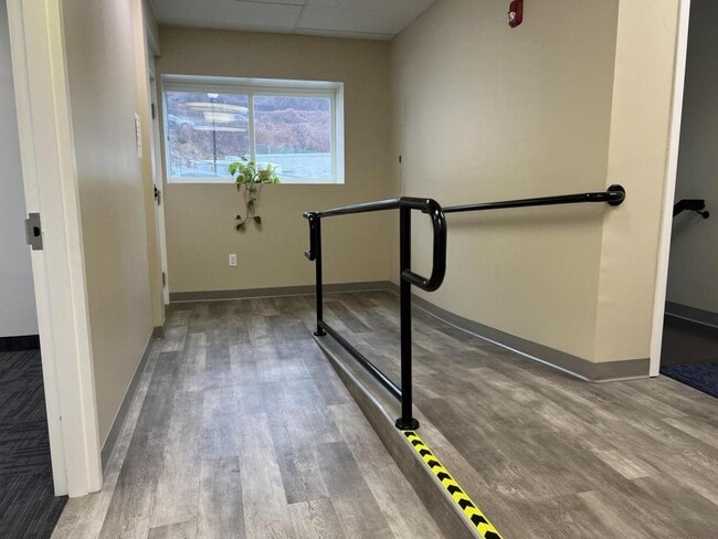 Building Photo - 2025 Central Park Ave