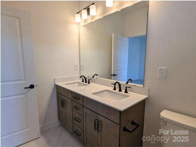 Building Photo - 3228 Drift St