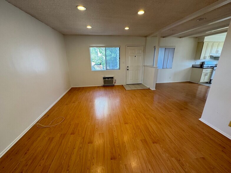 Building Photo - 1152 Ruberta Ave