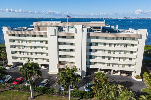 Building Photo - 1500 Park Beach Cir
