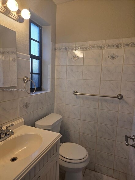 Building Photo - 4138 NW 12th Ter