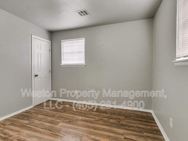 Building Photo - 1605 Cynthia Dr