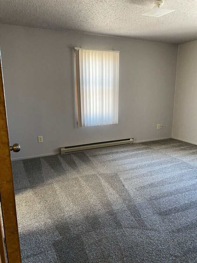 Beautiful, Spacious 3 bed Condo 366 W 8th St Dickinson ND 58601