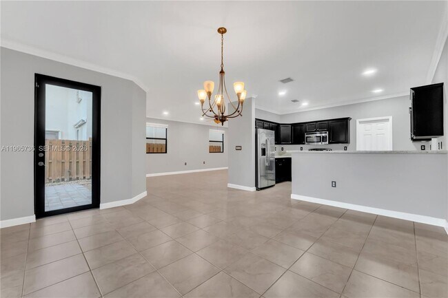 Building Photo - 3401 SE 5th St