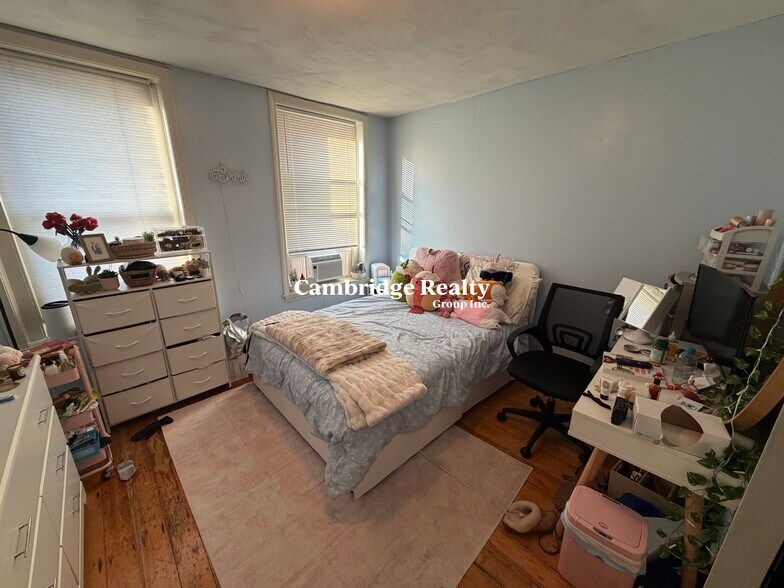 Building Photo - 15 Sewall St