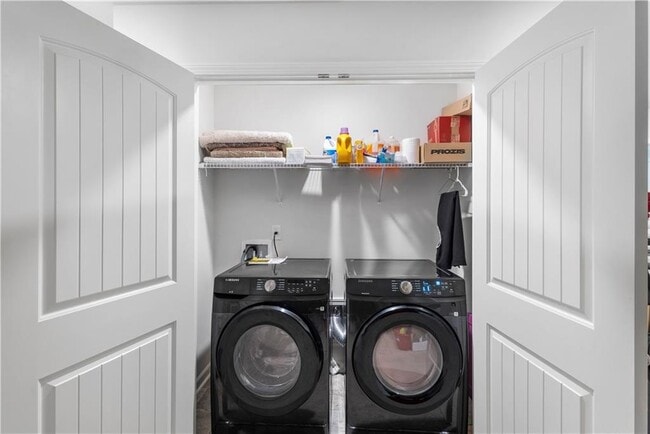 Building Photo - 381 Stoneybrook Dr