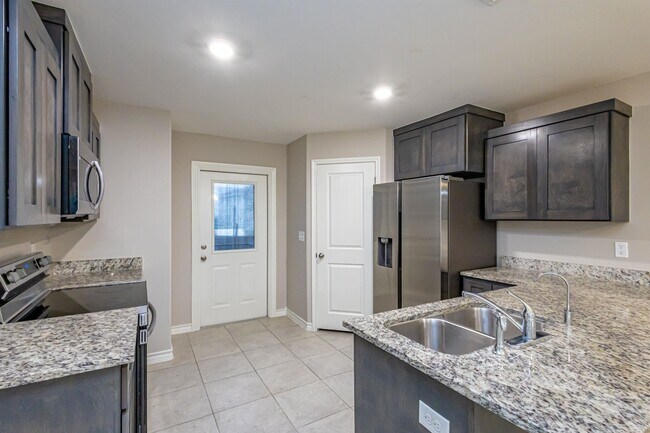 Building Photo - 2203 Durazno Ct