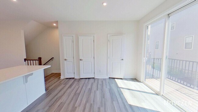 Building Photo - 3645 S Tryon St