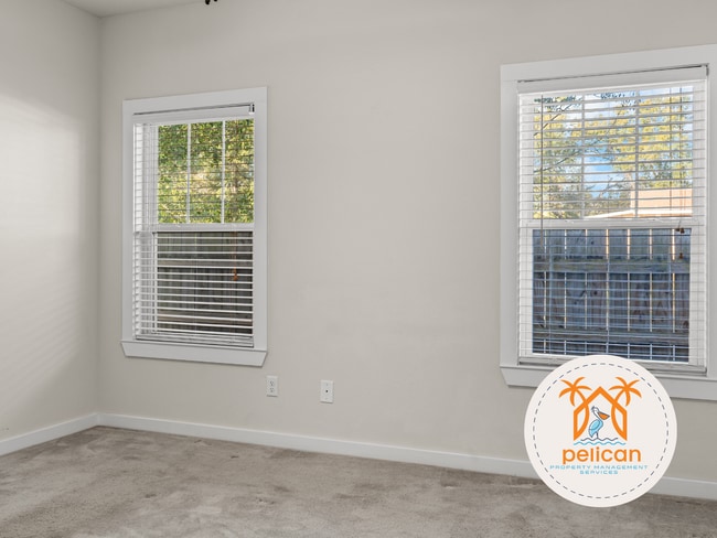 Building Photo - Charming Home in Desirable Pensacola Location