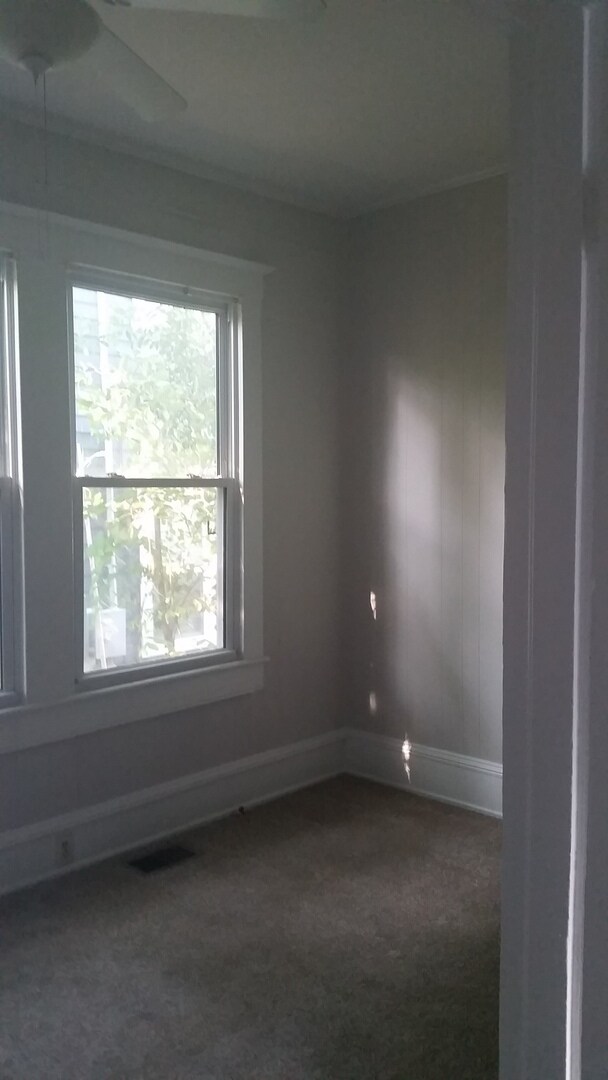 Building Photo - Awesome 1+ Bedroom apartment in Duplex