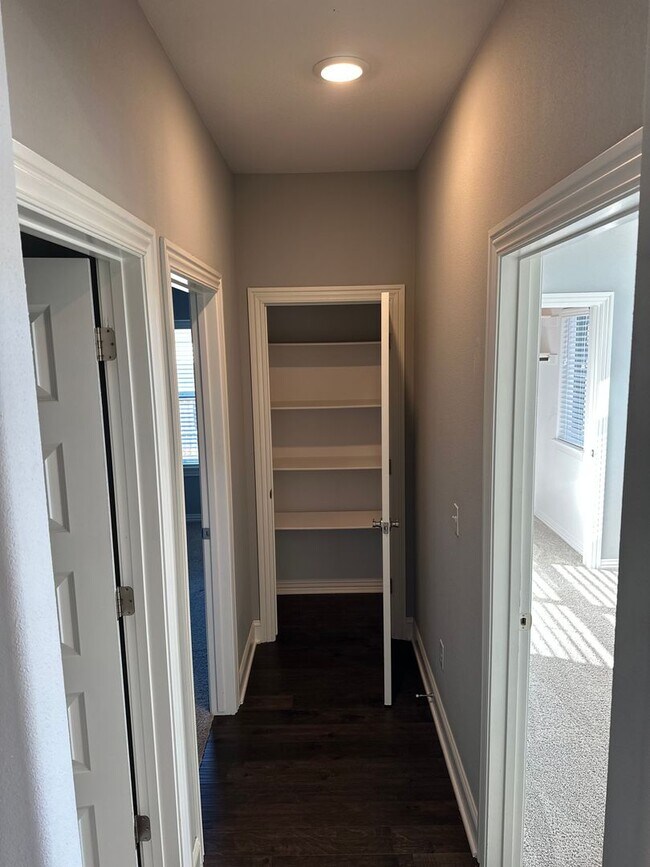 Building Photo - Available Now! Modern 3-Bedroom, 2-Bathroom Home in Legendary Subdivision near Shaw Elementary