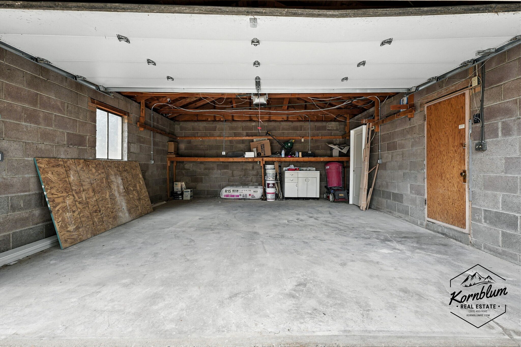 Building Photo - 3001 Pontiac St