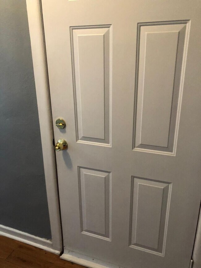 Building Photo - Stunning 3-Bedroom, 2-Bath Home in Desirable Mandarin Neighborhood!