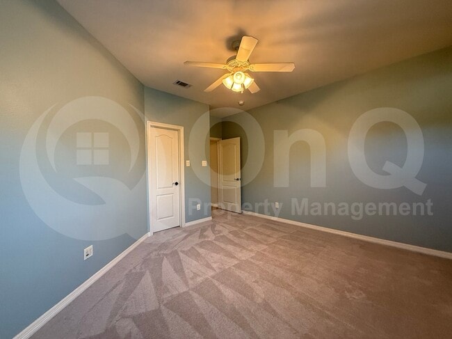 Building Photo - 4546 Warwick Ln