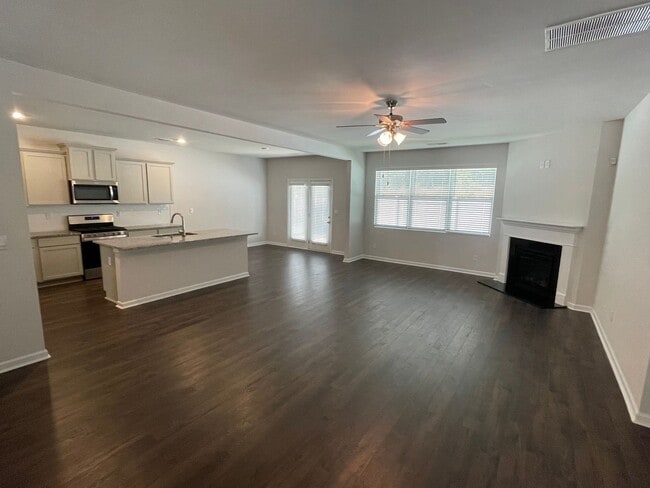 Building Photo - 344 Bonhill St