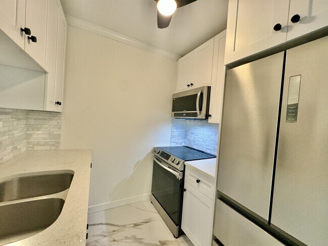 Building Photo - 473 12th Ave S