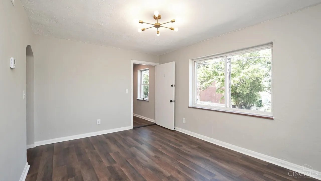 Building Photo - 2992 W McMicken Ave