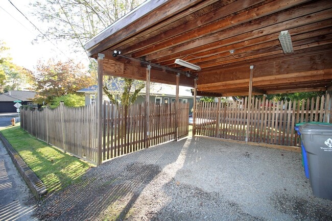 Building Photo - 4405 SW Condor Ave