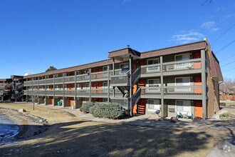 Building Photo - 3300 Tamarac Apartments