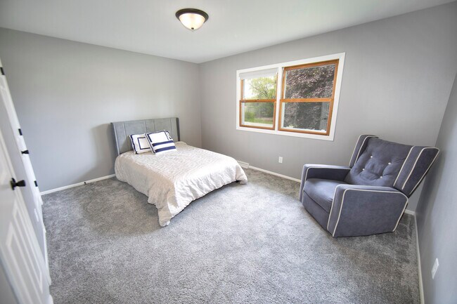 Building Photo - 10234 N La Cresta Dr