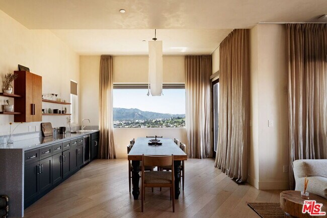 Building Photo - 3663 Kinney St