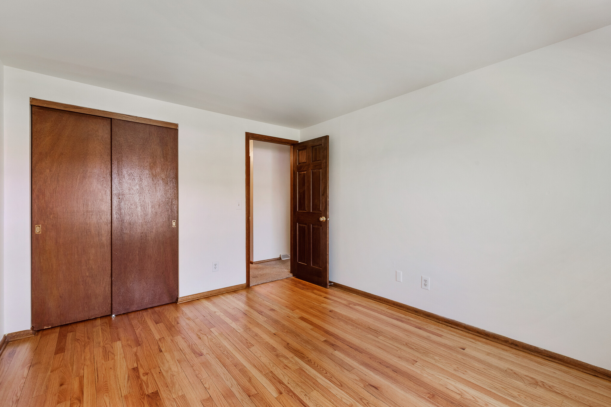 Building Photo - 5247 N Mohawk Ave