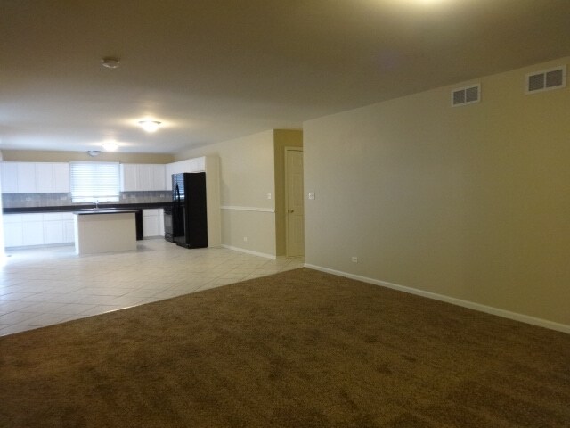 Building Photo - 2012 Primrose Dr