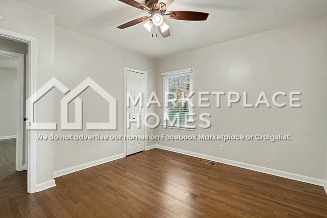 Building Photo - 2851 Akron St