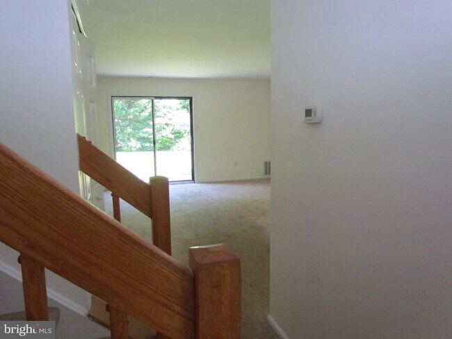 Building Photo - 9 Cohanzick Ct