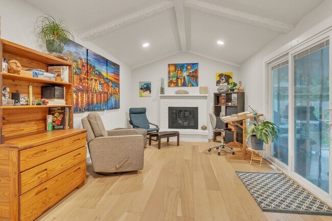 Building Photo - 4 Bedroom Home with Finished Basement, Chef’s Kitchen & Large Yard in Hampden Heights